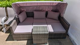 hochwertige variable Gartenlounge aus Rattan + Sonnenschutz