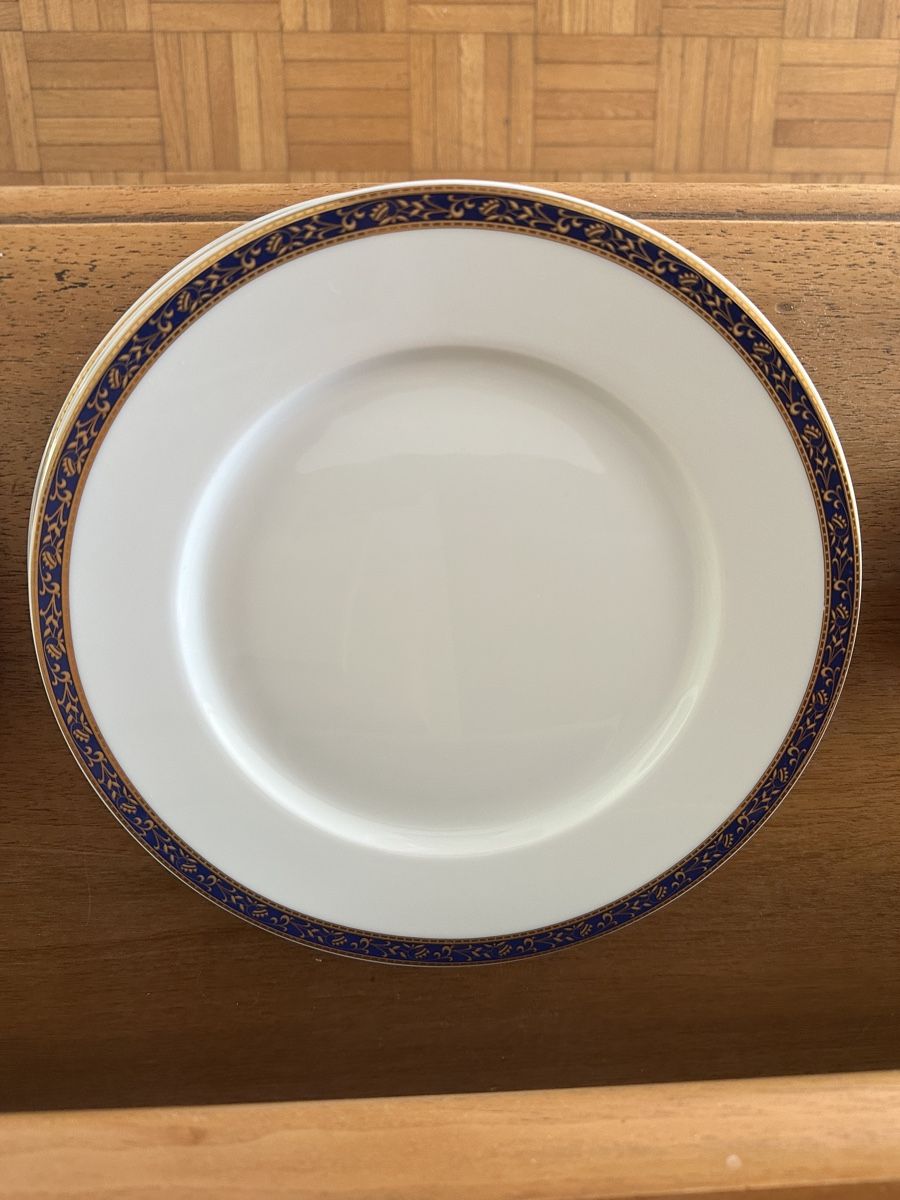 Set di piatti: 4er Geschirrset mit schönem Rand – Usato da Grüningen venduto da DomegaStore 9