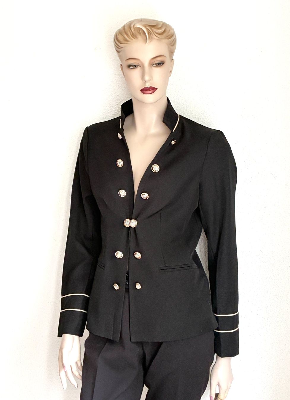 Completi & Tailleur: Schwarzer Anzug im Marine-Stil Grösse 38 – Usato da Kloten venduto da Nephty 7