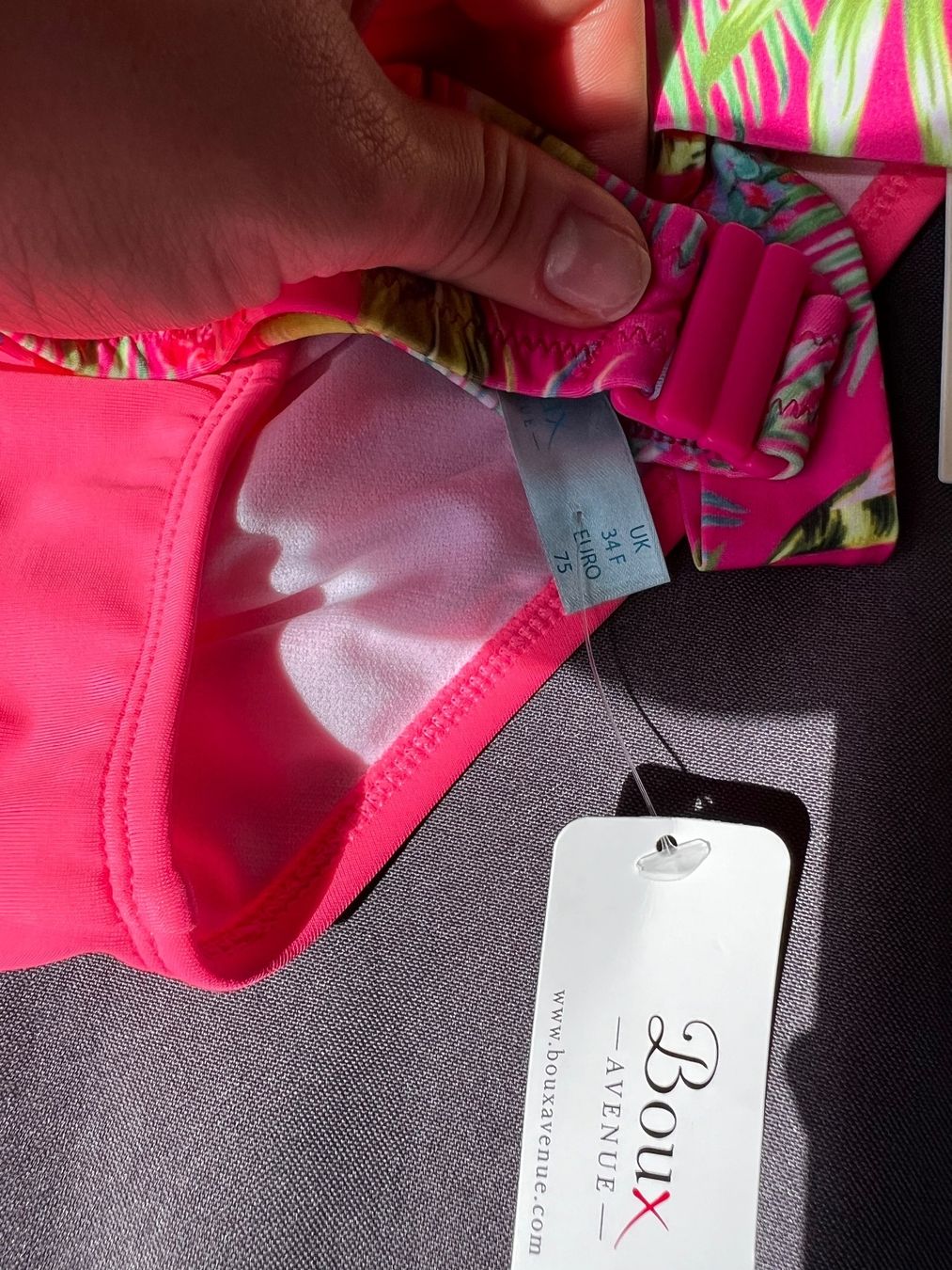 Roxy Badekleider & Bikinis: BH 75 Unterhose XL Roxy Neu Badeanzug – Neu und originalverpackt aus Riehen von edu_92w7 3