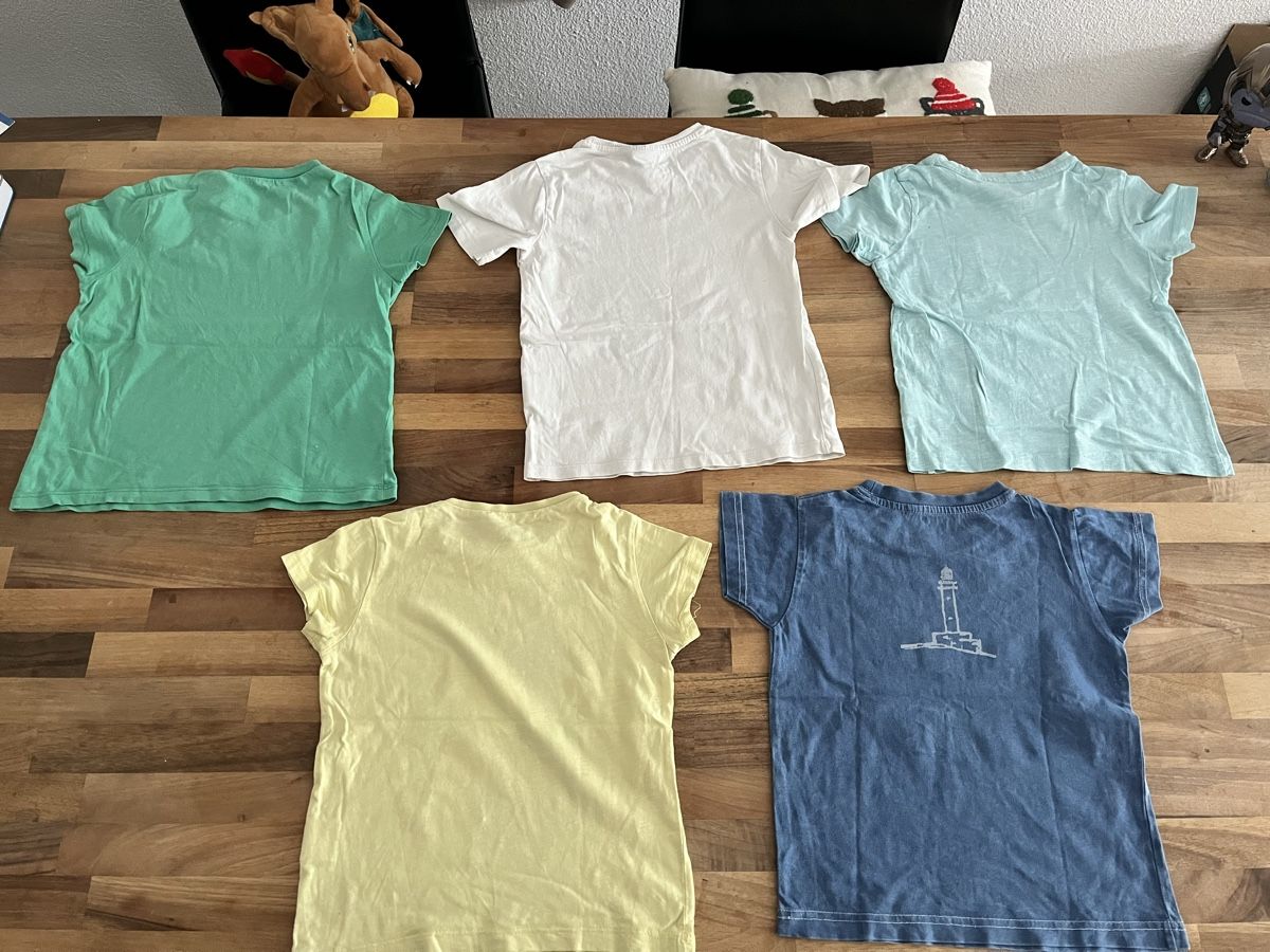 H&M Hemden, T-Shirts & Polos: Gr.98/104 Fünf Baumwolle Tshirts – Gebraucht aus Wettingen von epe_9vbf 1