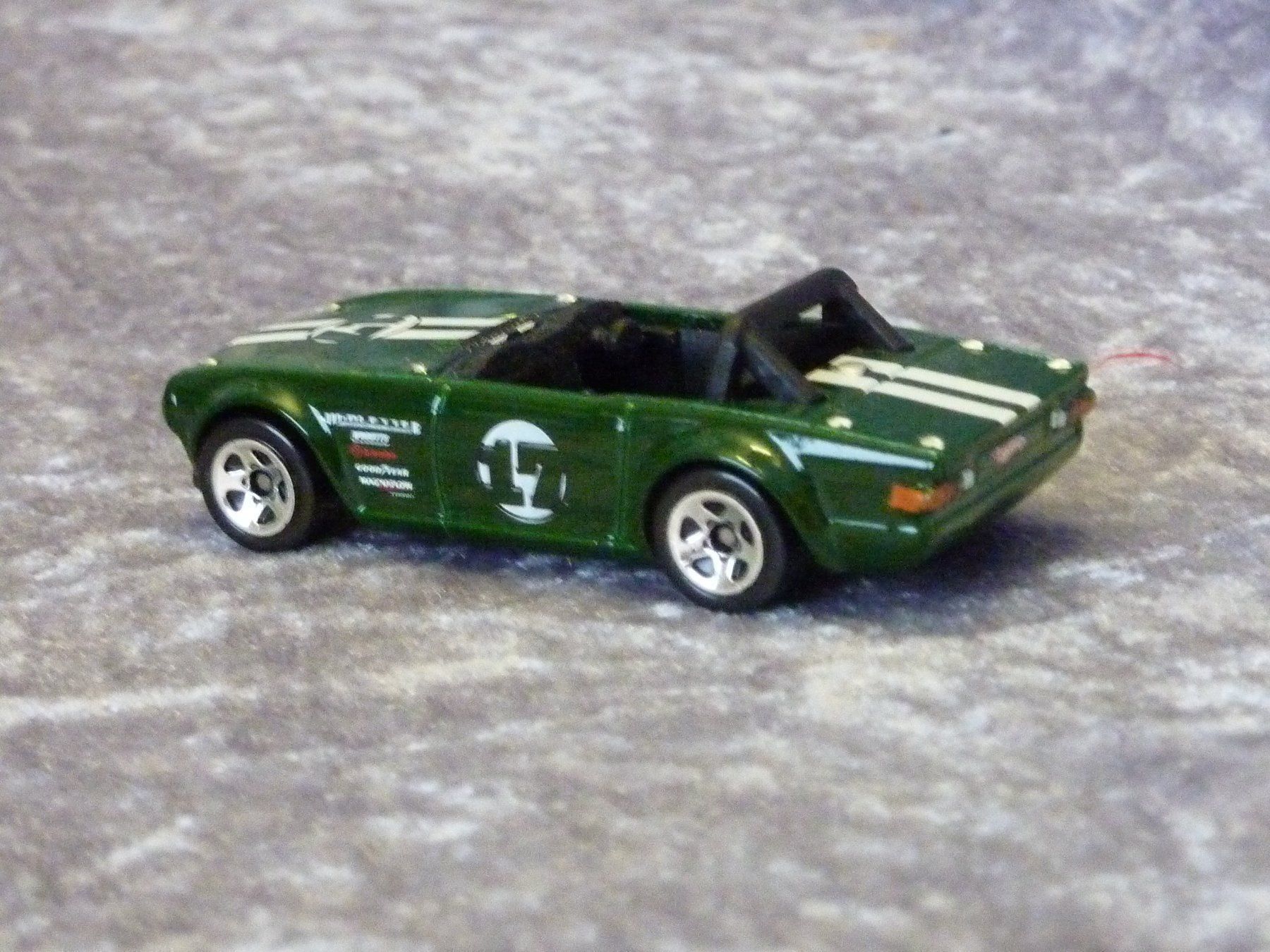 Hot Wheels Modellini d'auto: Truimph TR6 Racing 1:64 – Usato da Dürrenäsch venduto da modellautos4you 1