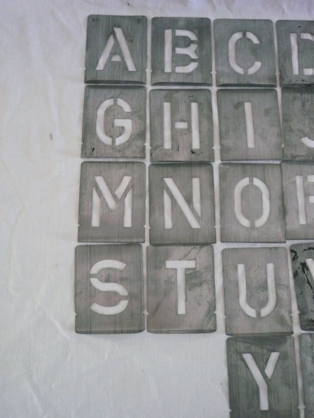 Sciablone: ABC-Buchstaben-Schablonen gross – Usato da Rotkreuz venduto da Busa17 1