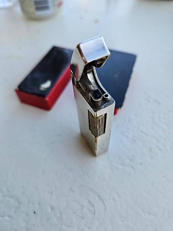 Accendini: Ancien briquet Dunhil – Usato da Corsier sur vevey venduto da Hitu 1