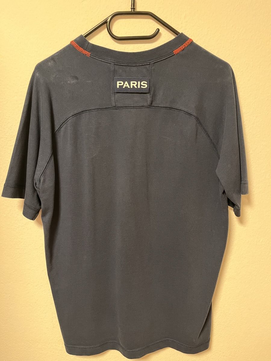 Nike T-shirt: Paris Saint Germain Travel Top – Nuovo (secondo la descrizione) da Dübendorf venduto da erd_xy2p 1