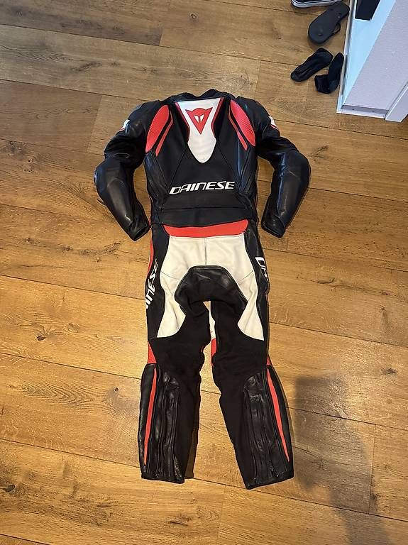 Dainese Completi: Dainese Lederkombi Grösse 46 – Usato da Steffisburg venduto da simoes19 1