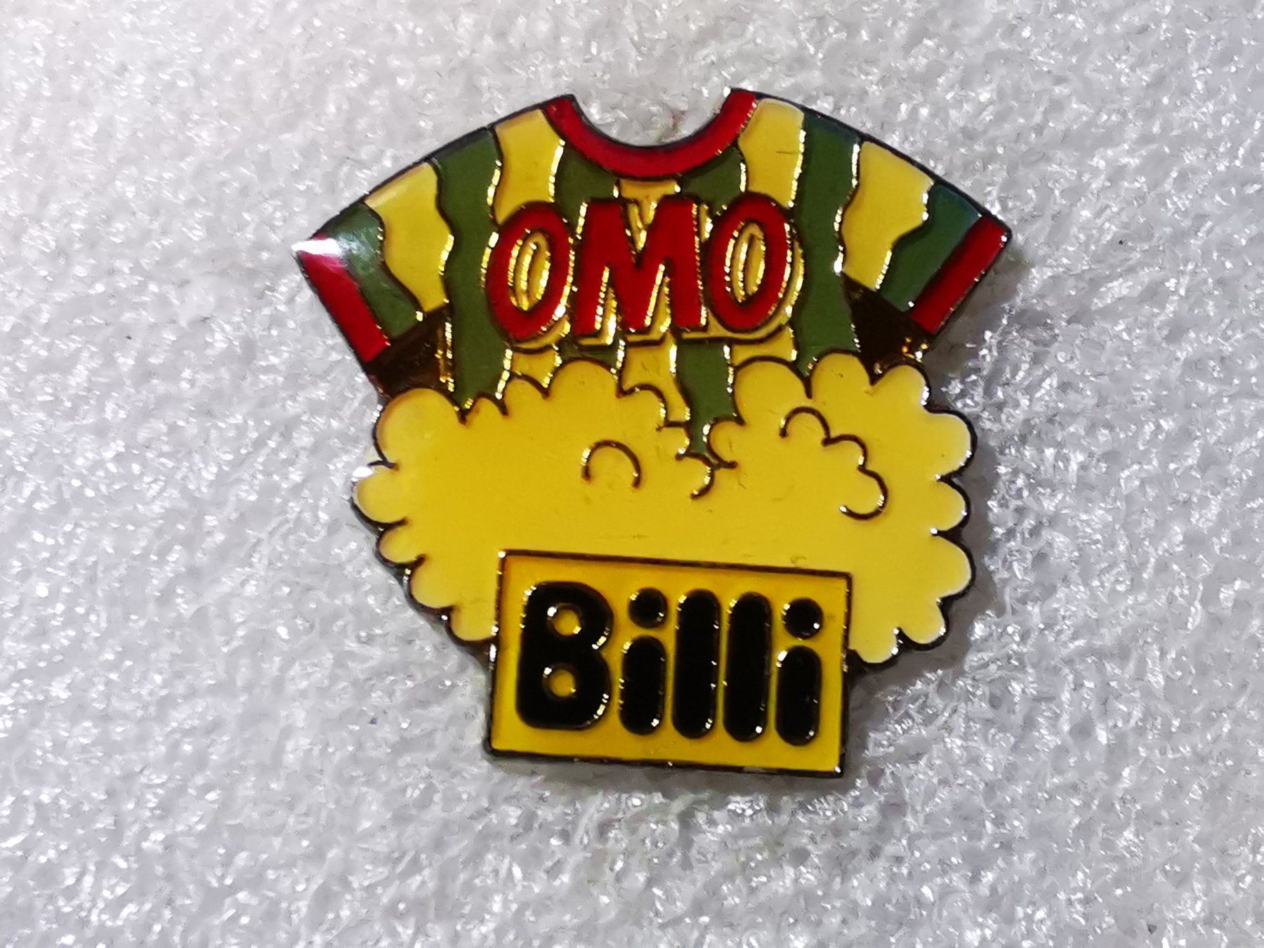 Placchette & Badge: Ansteckpin 17: Billi x Omo – Usato da Oppligen venduto da Pin-Fall-Shop