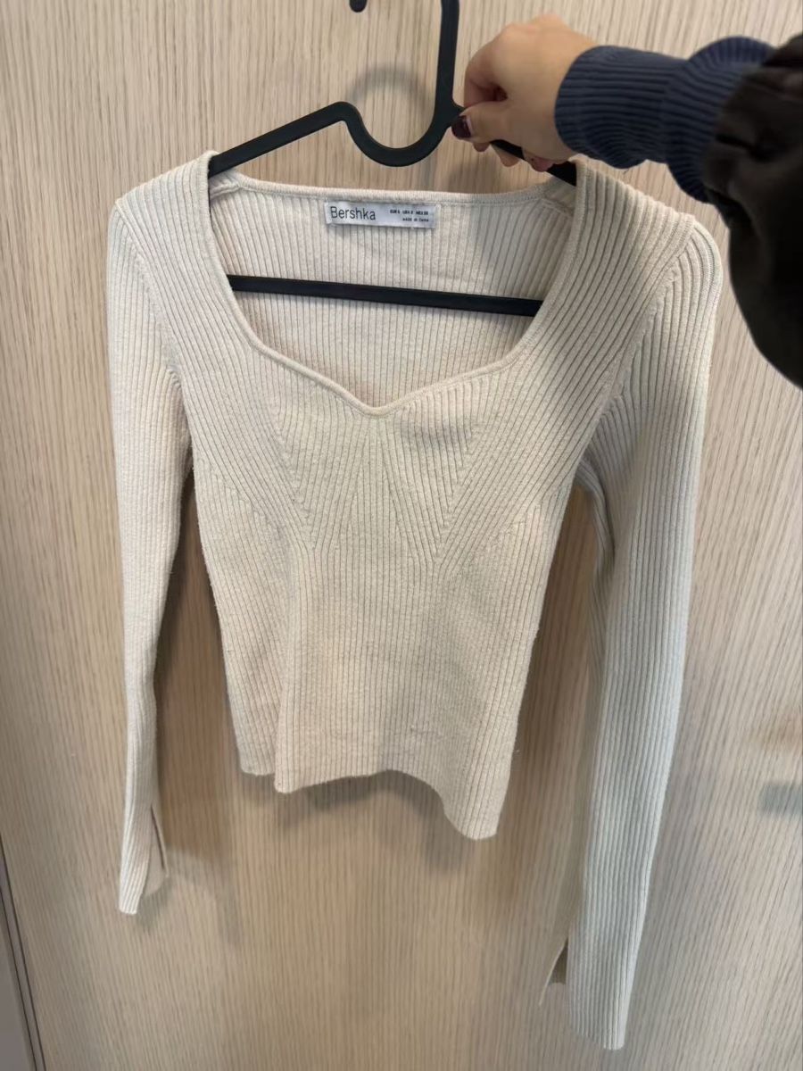 Bershka Top: Bershka Beige Knit Top, Size S – Usato da Zürich venduto da dam_t7hk 1