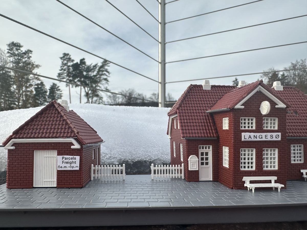 Modelleisenbahnen: Heljan 1750 Railway Station LANGESØ – Neu (gemäss Beschreibung) aus Lupsingen von New-Haven 5