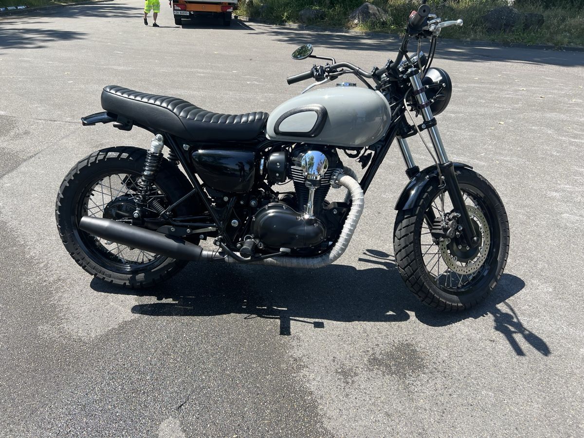 Kawasaki Strasse: Kawasaki W800 Special Edition – Gebraucht aus Zürich von lor_wkv8 1