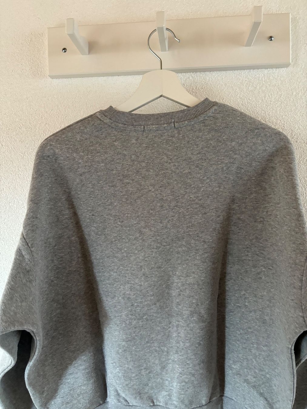 Pullover & Sweatshirts: Pull gris "LOVELY" – Gebraucht aus Grandvillard von Elsa.Del 1