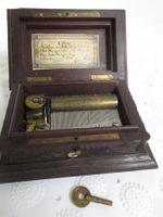 Walzen-Spieluhr Spieldose 4 Melodien Holzgehäuse ca. 1850 Wa
