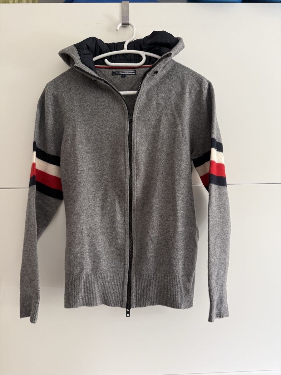 Tommy Hilfiger Vestes: Tommy Strick Jacke – D'occasion à Zurich par Alinecnicolet
