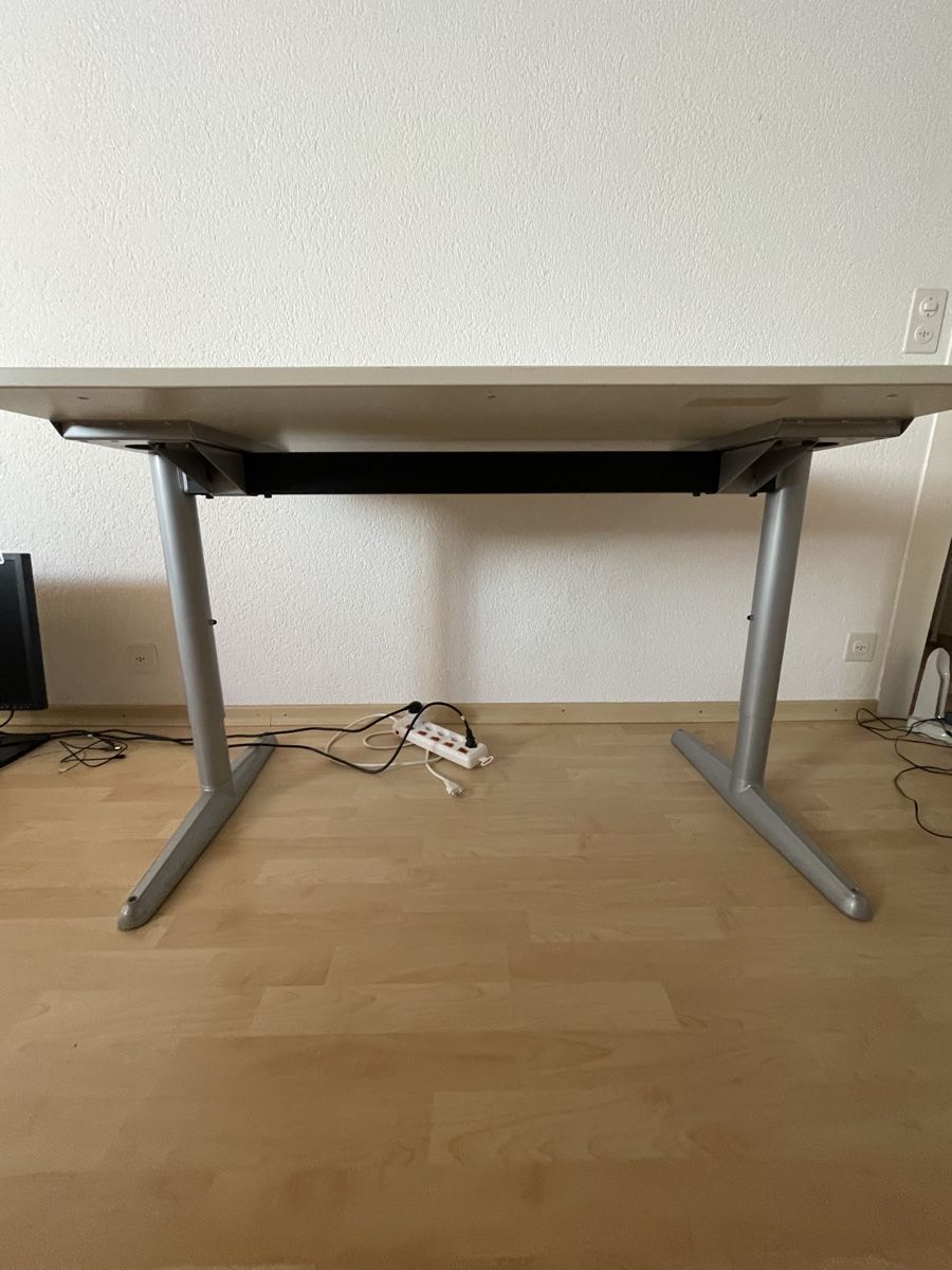 Schreibtische: Drawing Table height adjustable good condition – Gebraucht aus Luterbach von rol_j76h
