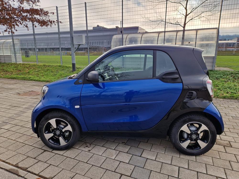 Zu Verkaufen Smart EQ, Midnight Blue Metallic