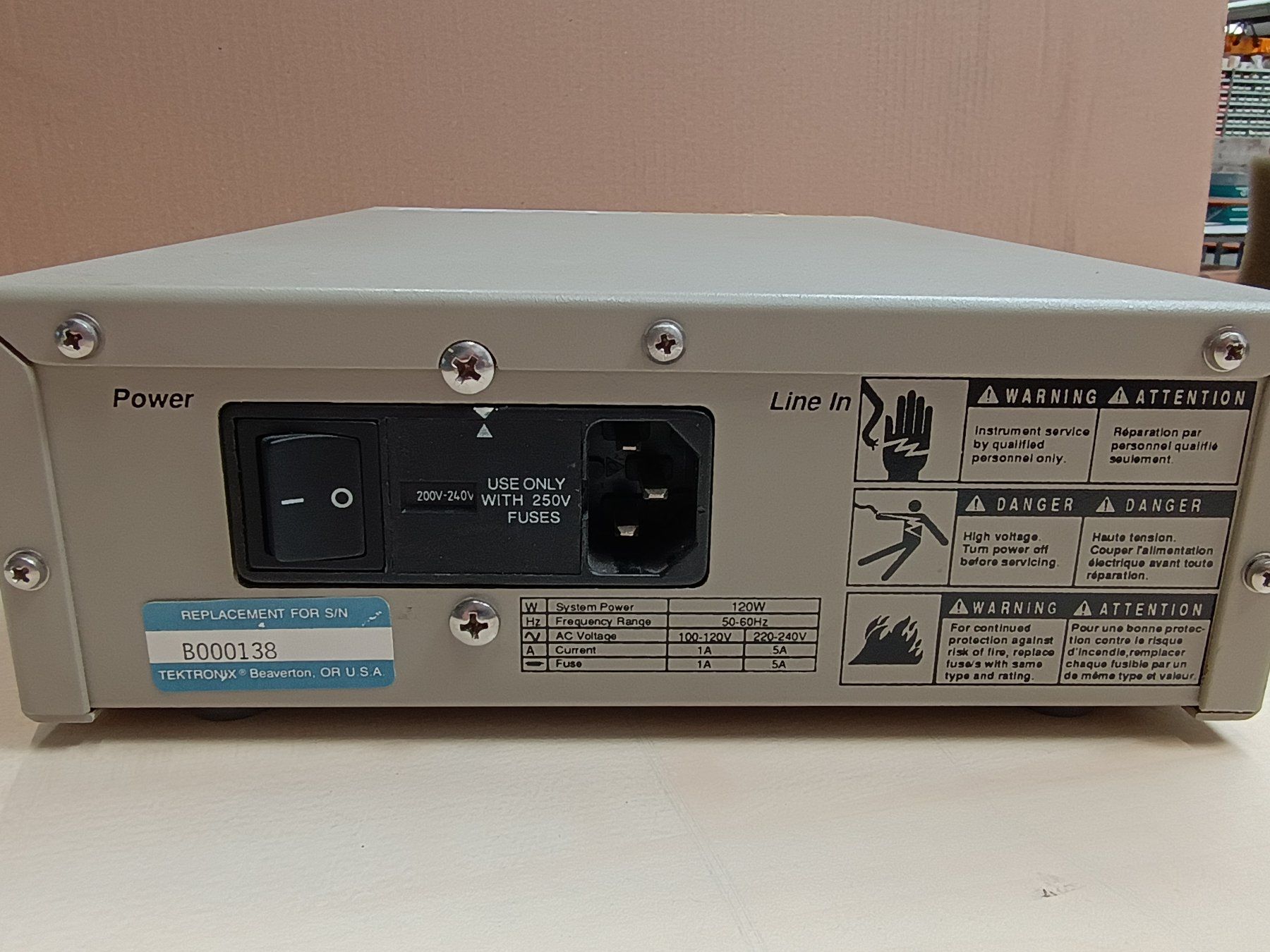 Misurare: Tektronix A6905S Isolation Transmitter/Receiver Set - defekt – Difettoso da Döttingen venduto da Schlei 2