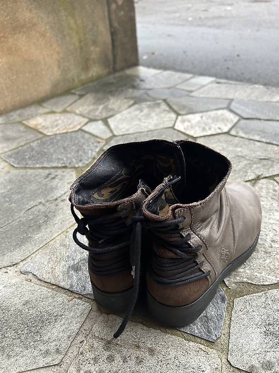 Damenschuhe: Fly London Stiefeletten – Gebraucht aus Basel von rit_l8k7 3