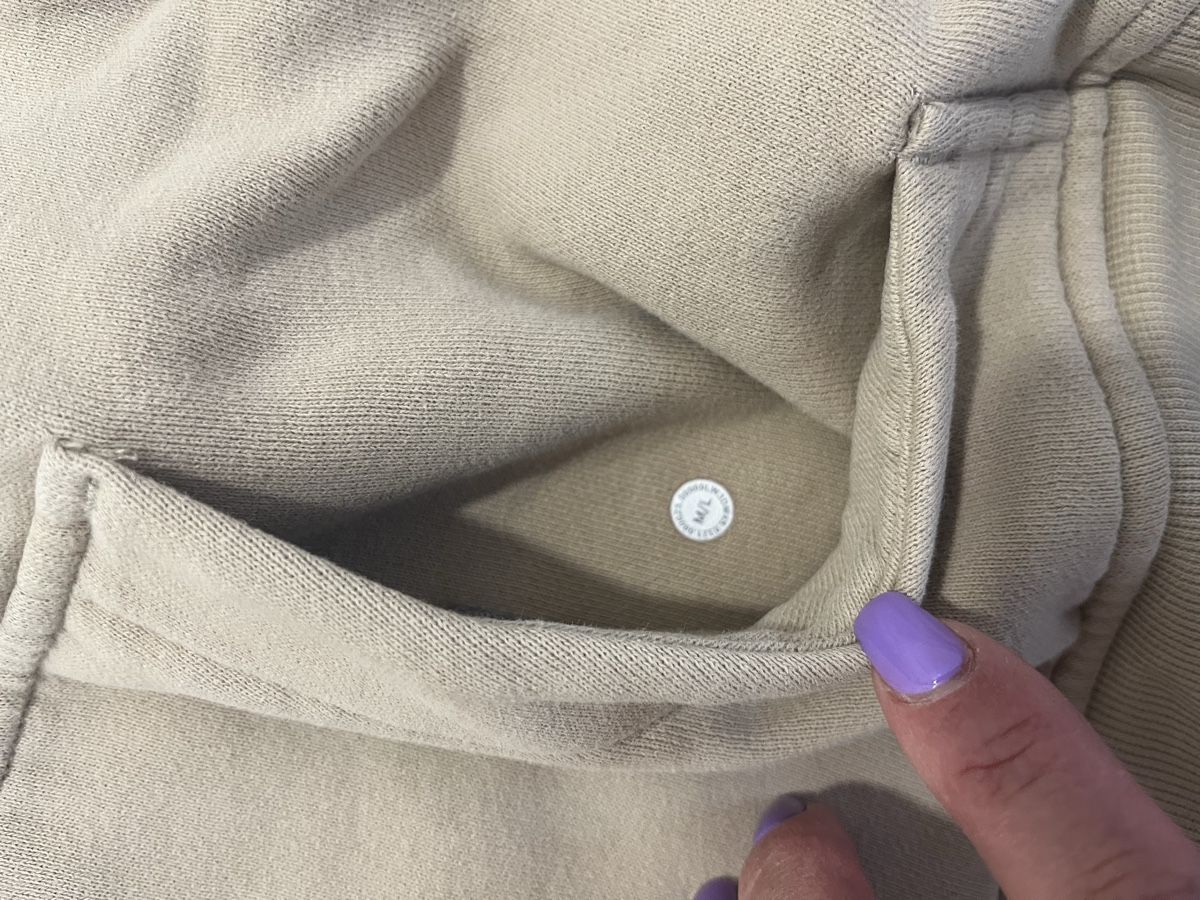 Lululemon Maglioni & Felpe: Lululemon Hoody – Usato da Dottikon venduto da kat_jk9m 1