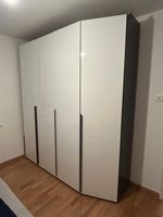 Kleiderschrank