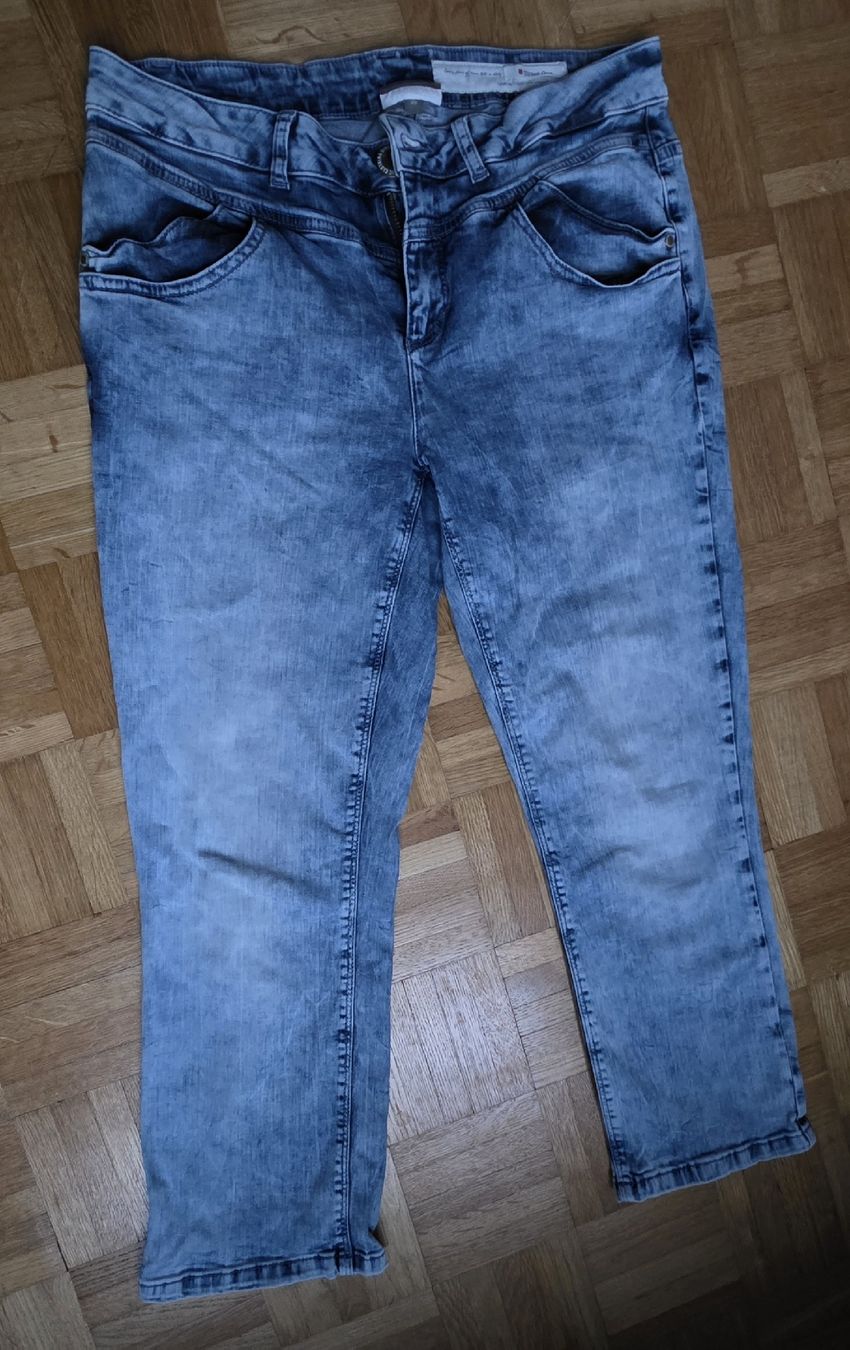 Jeans: Jeans Street one 3/4 Taille 30 – Usato da Yverdon-les-Bains venduto da van_dq65 2