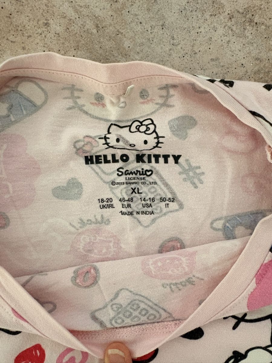 Negligees & Pigiami: Pigiama donna Hello Kitty  – Usato da S. Antonino venduto da FedeKikka88 2