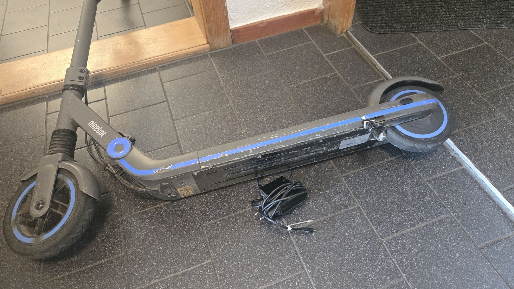 Segway Kickboard: Ninebot E8 Kids Elektro Kickboard – D'occasion à Zürich par Deesay 7