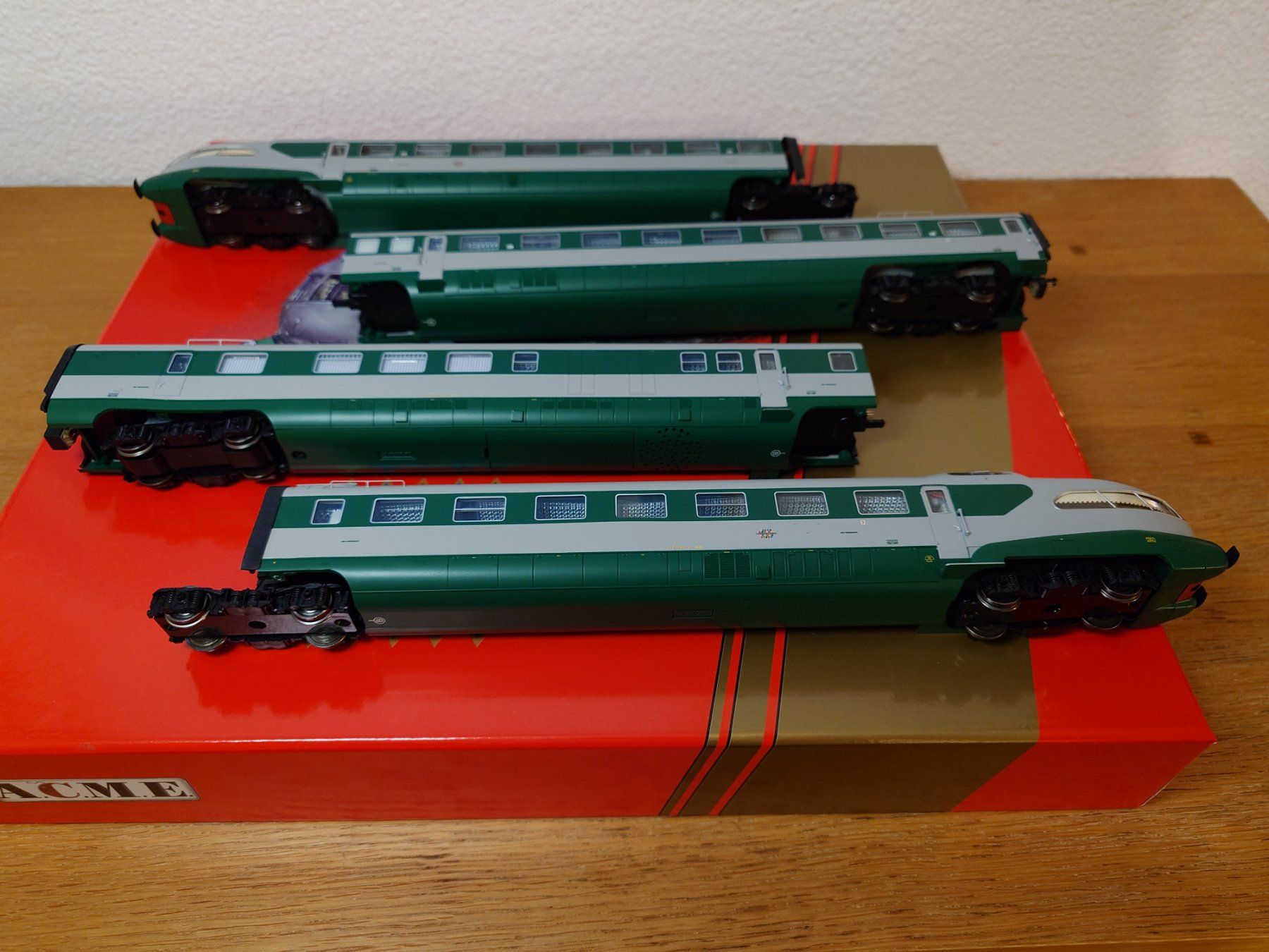 ACME Modellini di ferrovie: ACME ETR 253 Arlecchino der FS mit SoundDecoder ab Werk – Usato da Winterthur venduto da Faeb6 3