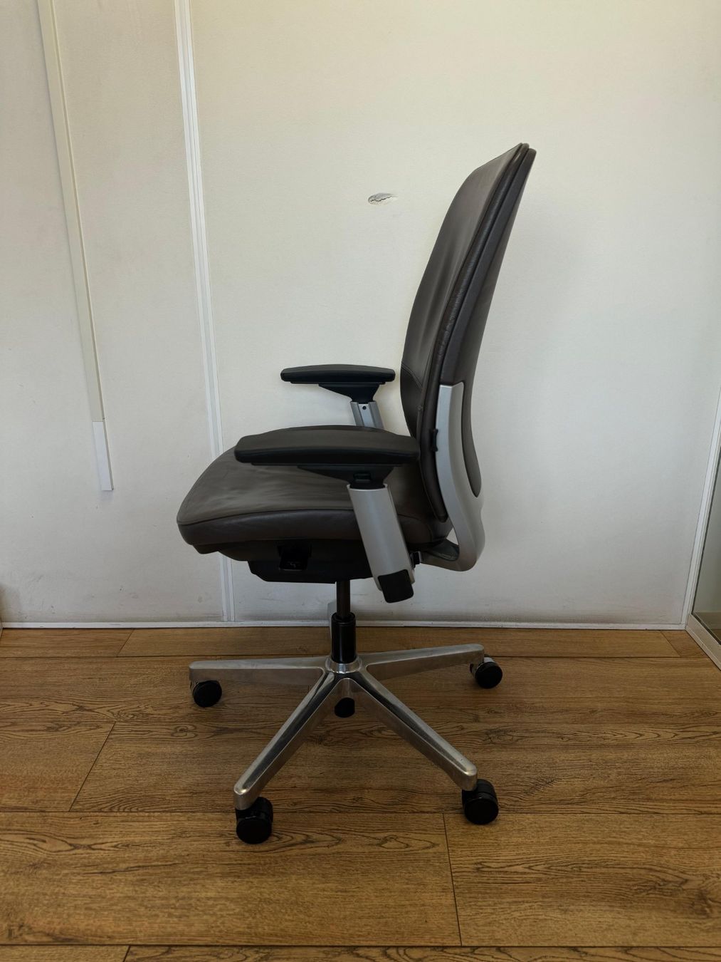 Steelcase Stühle: Steelcase Amia Leather – Gebraucht aus Purmerend von Offeco 7