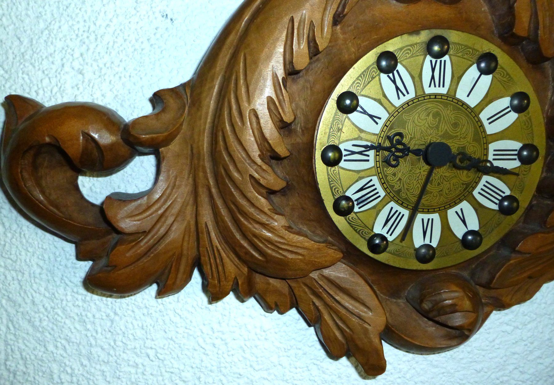 Uhren: Wanduhr mit wunderschönem geschnitztem Holzgehäuse – Gebraucht aus Läufelfingen von Kamari 2