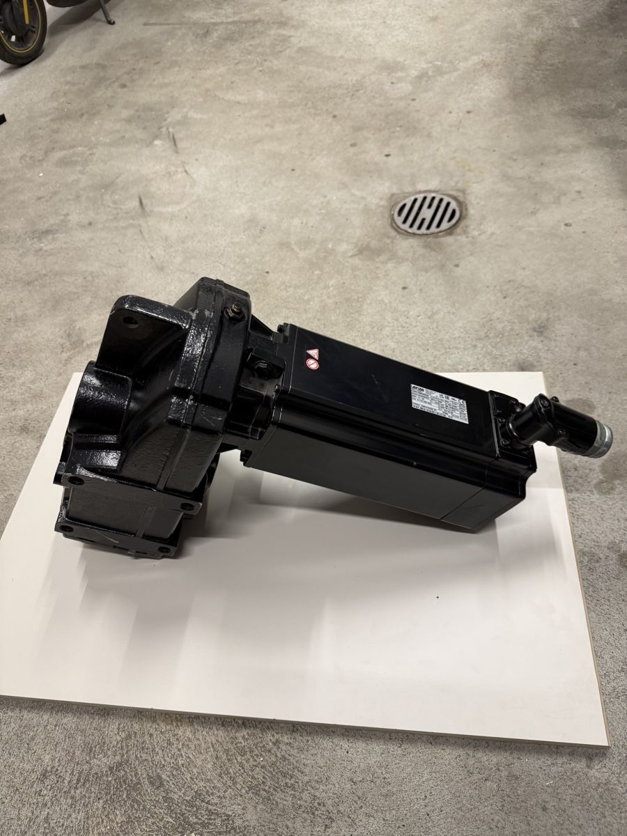 Motori: Lenze Getriebemotor G50BS195MHAR2C00 – Usato da Wolfhalden venduto da hel_h76z