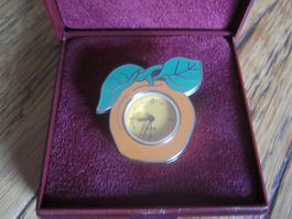 Montre  pin's