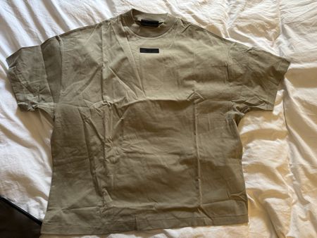 Fear of God Essentials Seal crewneck t-shirt L