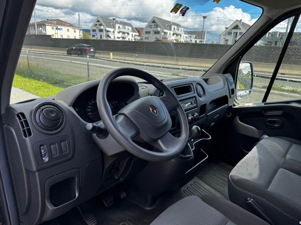 Renault Véhicules utilitaires: RENAULT Master 133 dCa125 – D'occasion à Biel/Bienne par Blueflug 3