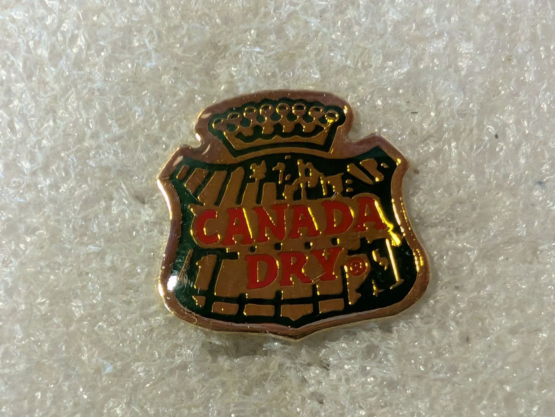 Placchette & Badge: Ansteckpin 172: Canada Dry – Usato da Oppligen venduto da Pin-Fall-Shop