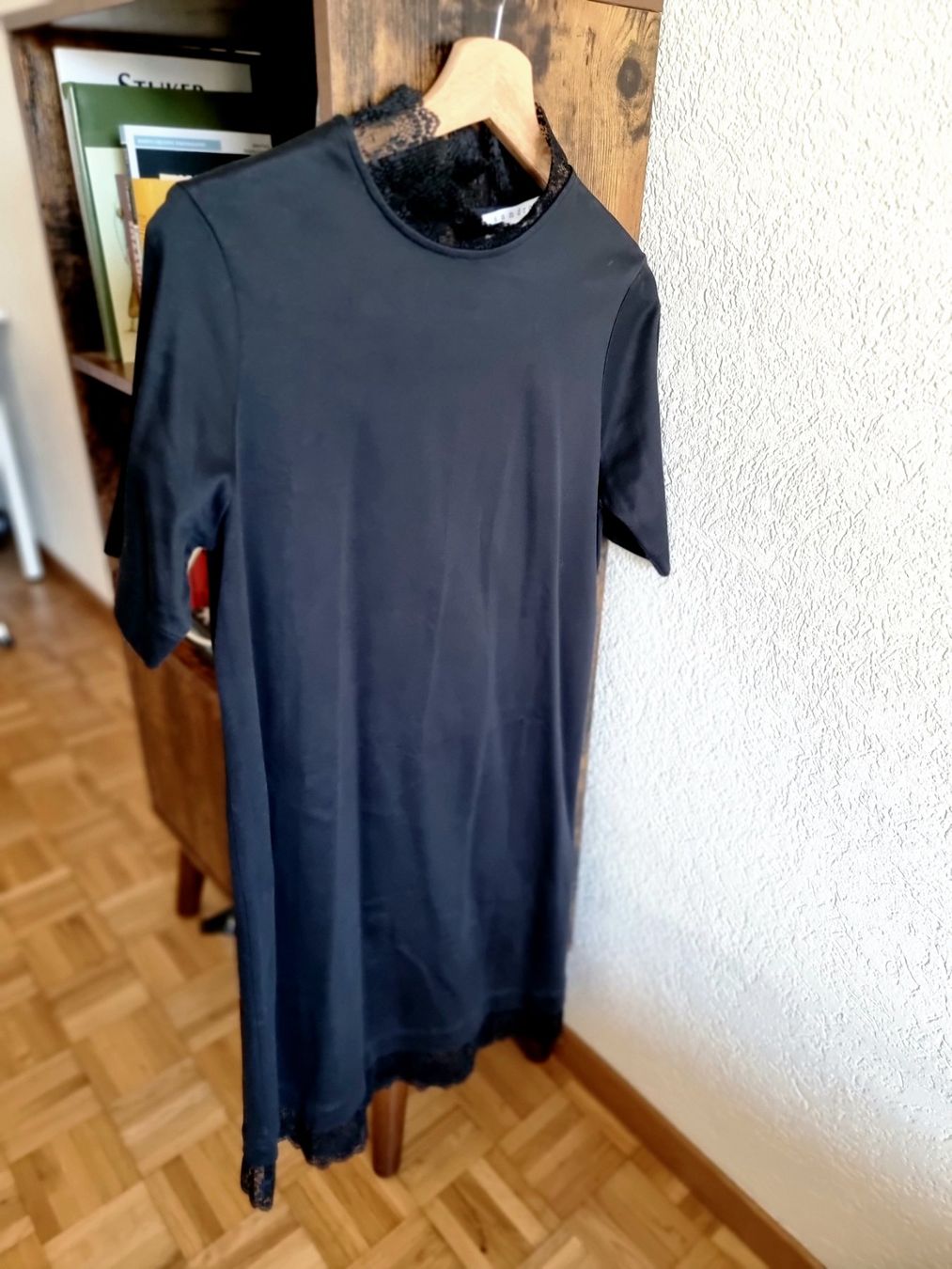 Sandro Vestiti: T-Shirt Kleid Sandro – Usato da Interlaken venduto da NataliiaS