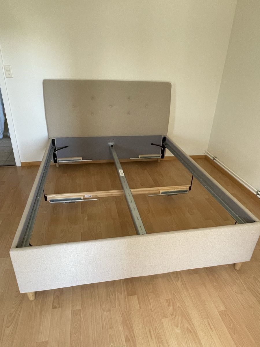 Betten: Bett mit Matratze  – Gebraucht aus Wädenswil von viv_vm99 2