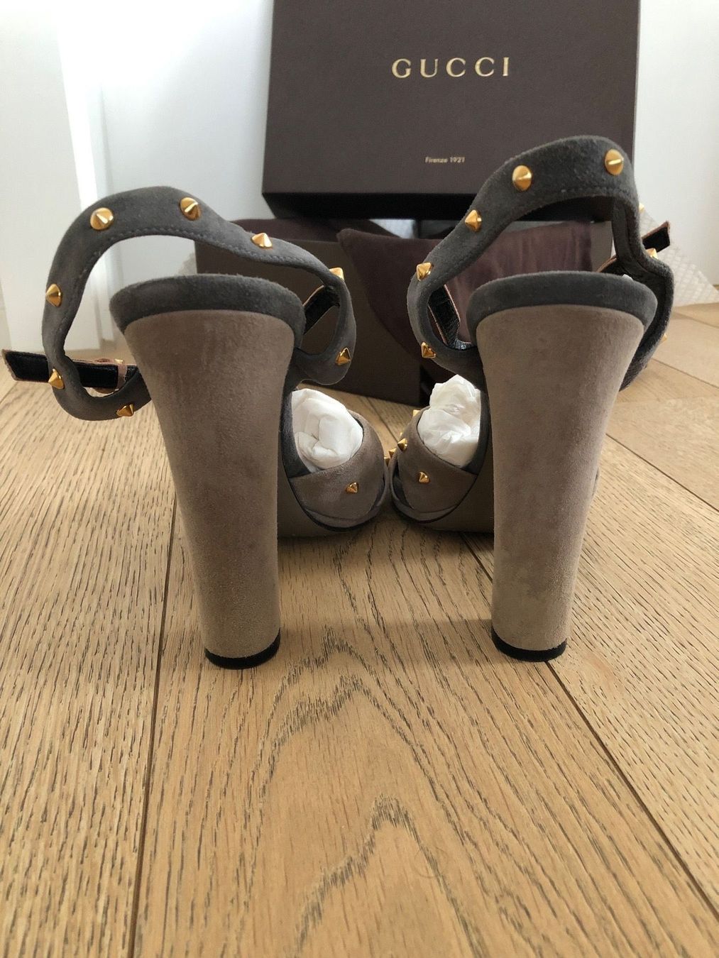 Gucci Damenschuhe: Gucci sandals with studs – Gebraucht aus Zurich von MariaSPO 2