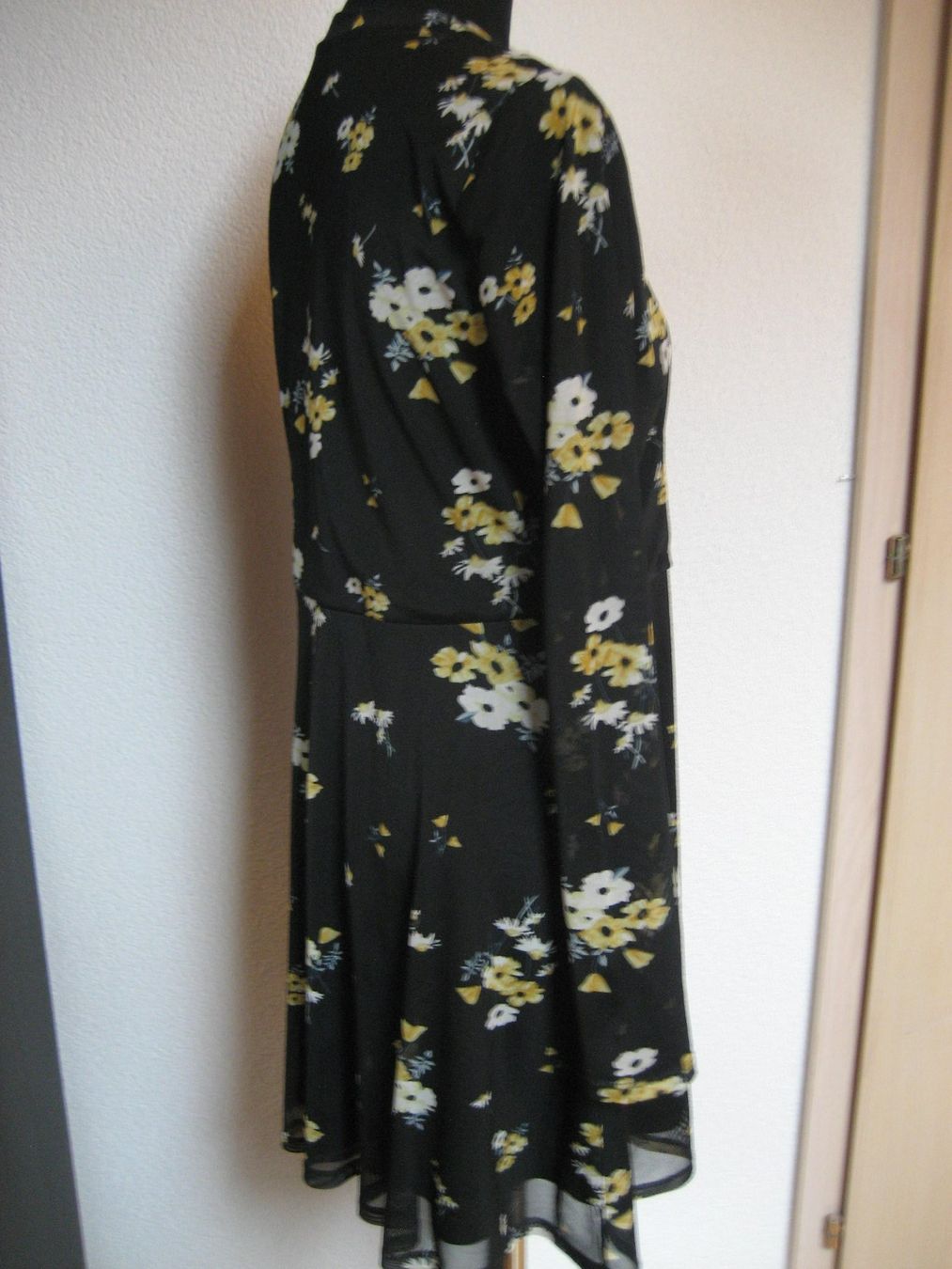 Vestiti: Robe EVEN&ODD taille L – Usato da Delémont venduto da marryb 4