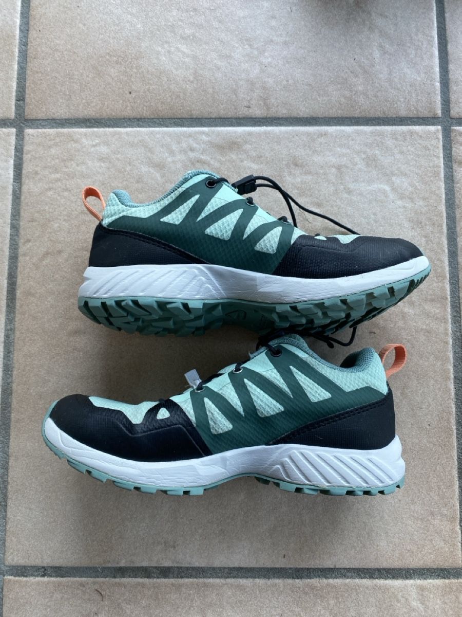 Salomon Scarpe per ragazzi: Salomon Trekkingschuh waterproof 33 – Usato da Killwangen venduto da Sommer15 2