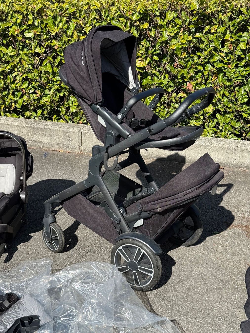 Nuna Carrozzine: Poussette double NUNA avec siège auto / couffin – Usato da Monthey venduto da 11642mth 6
