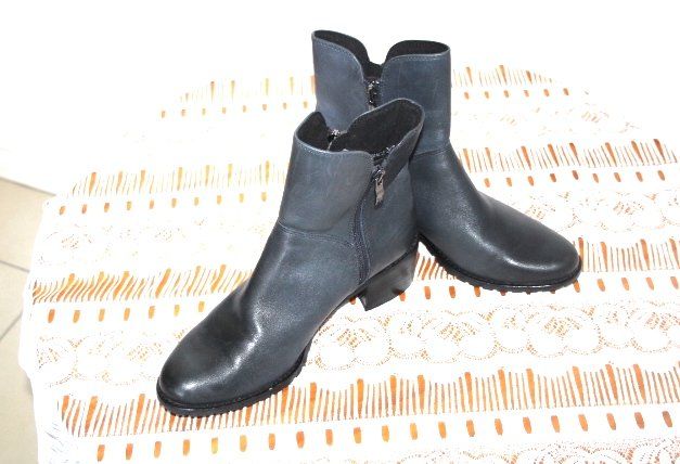 Chaussures femmes: Stiefeletten, Caprice Gr. 38 – D'occasion à Locarno par madame-tus-sauds 6
