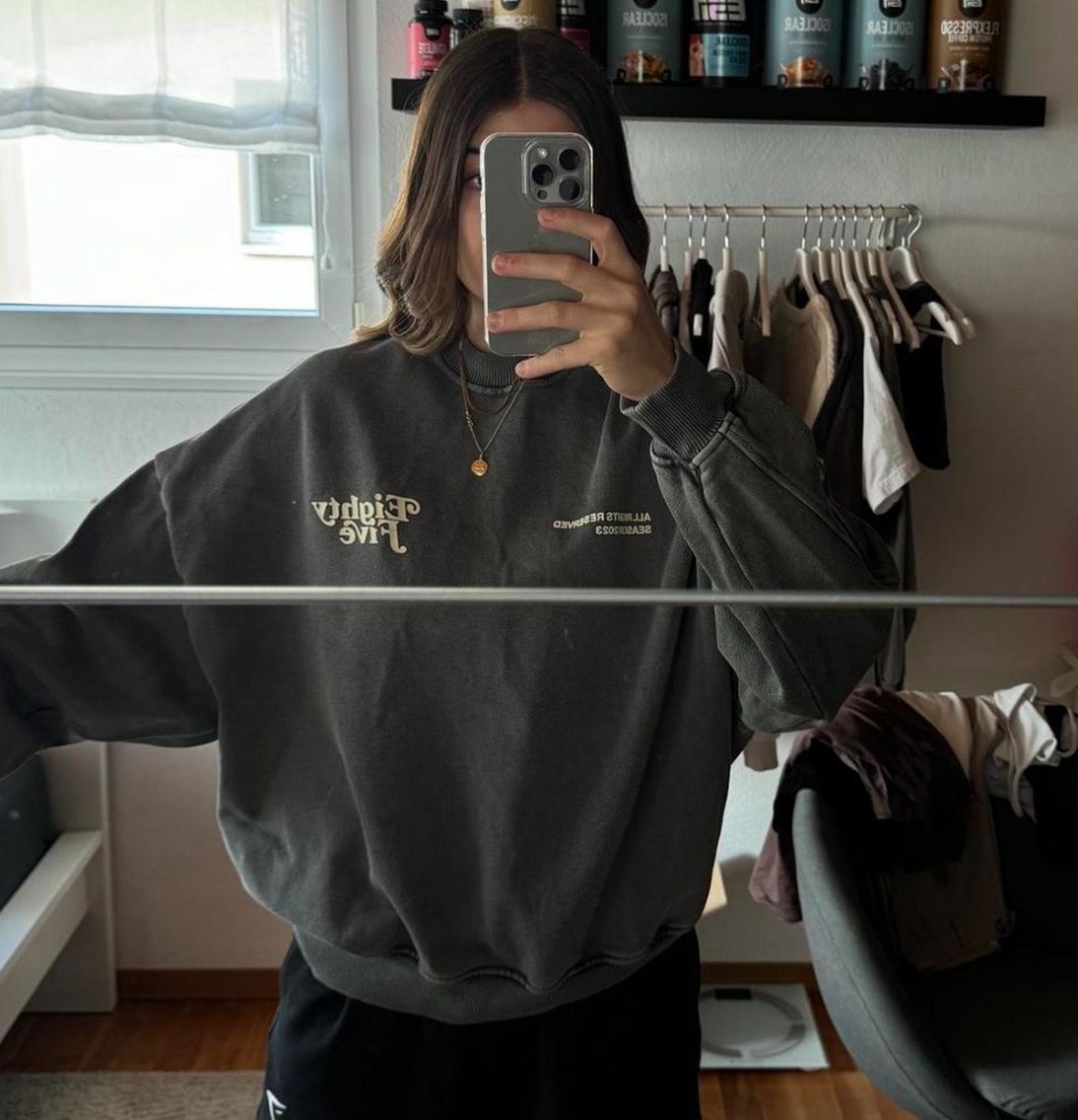 Pulls & Sweat-shirts: Grauer Eighty Five Sweater, Saison 2023, Grösse M – Neuf (Voir description) à BERN par mar_rz79 3