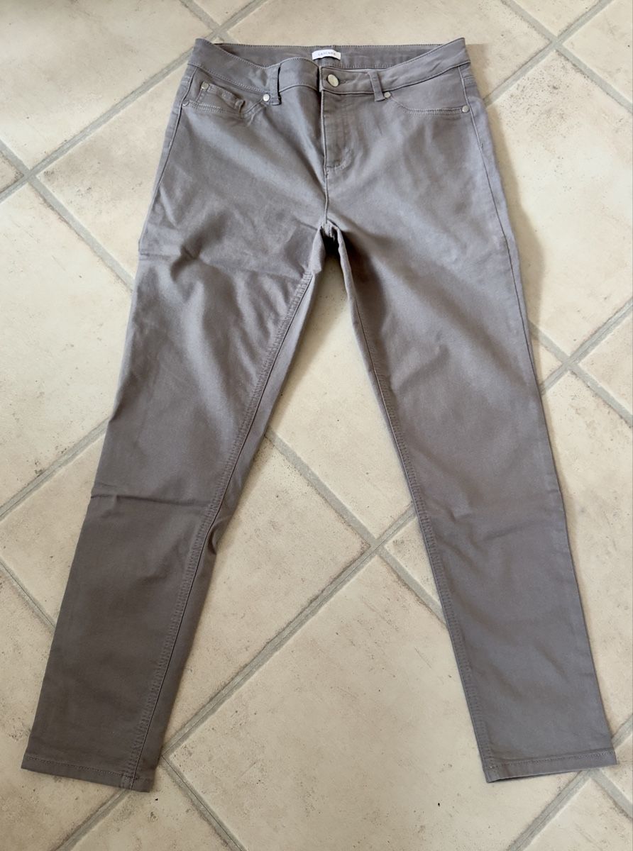 Lascana Pantaloni: Pantalon Lascana gris, taille 40 – Usato da Lausanne venduto da Flomag