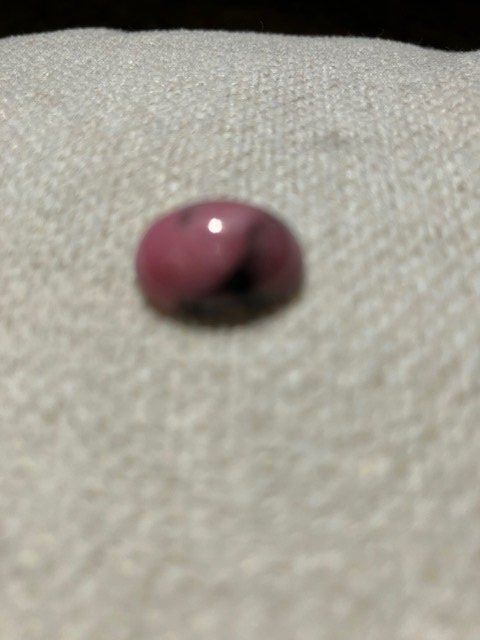 Minerali & Pietre curative: Rhodonite rose, bombée, polie – Usato da Colombier VD venduto da DENYSE01 1