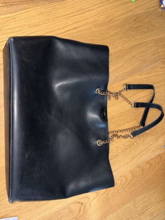 Grosse schwarze Handtasche