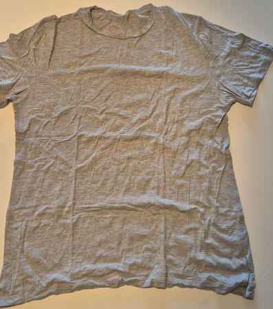 Graues Herren T-Shirt Grösse L - Perfekt für den Sommer! 