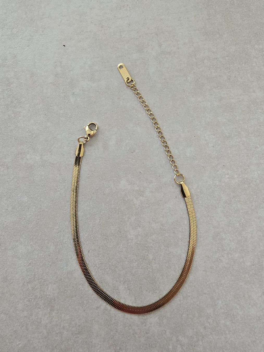 Bracciali & Braccialetti: Goldiges Edelstahl Armband – Nuovo e nell'imballaggio originale da Rickenbach b. Wil venduto da Kth_v8