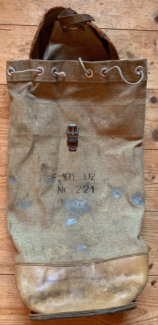 Schweizer Armee Borse: Tasche für Empfänger E101 und E102 der CH Armee – Usato da Goldingen venduto da Bergler012 1