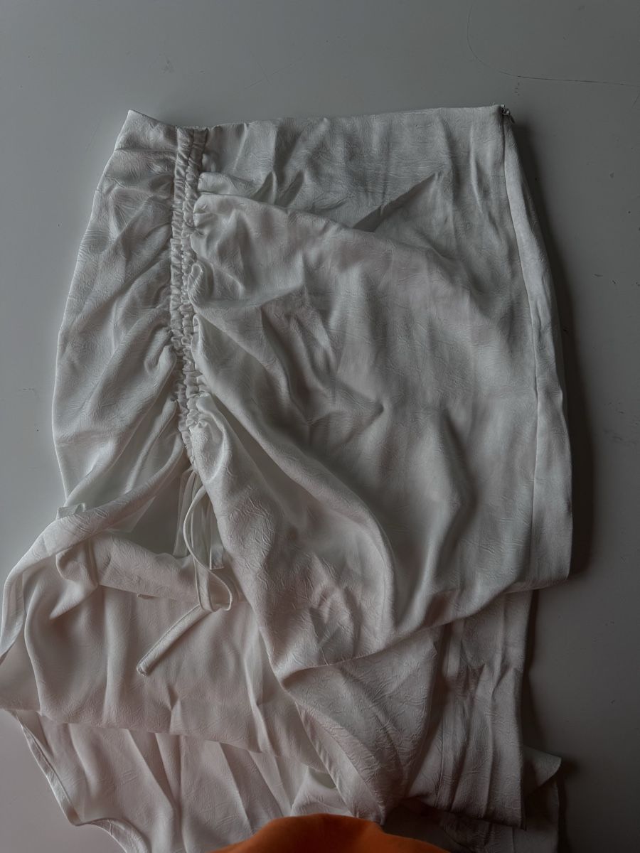 Gonne: Elegant White Slit Skirt – Usato da Zürich venduto da forestF4iry