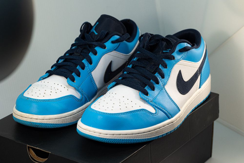 Air Jordan 1 Low White/DK Powder Blue-Obsidian | Kaufen auf Ricardo